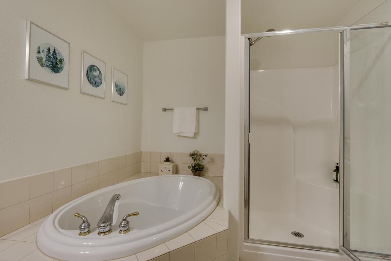 Klamath Falls Getaway With Pool And Hot Tub Access! Eksteriør bilde